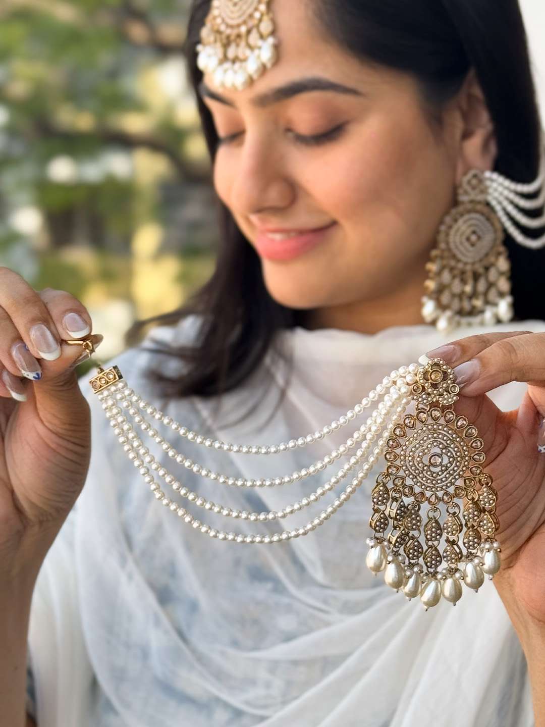 Buy Traditional Kundan Earrings With Earchain And Teeka Online