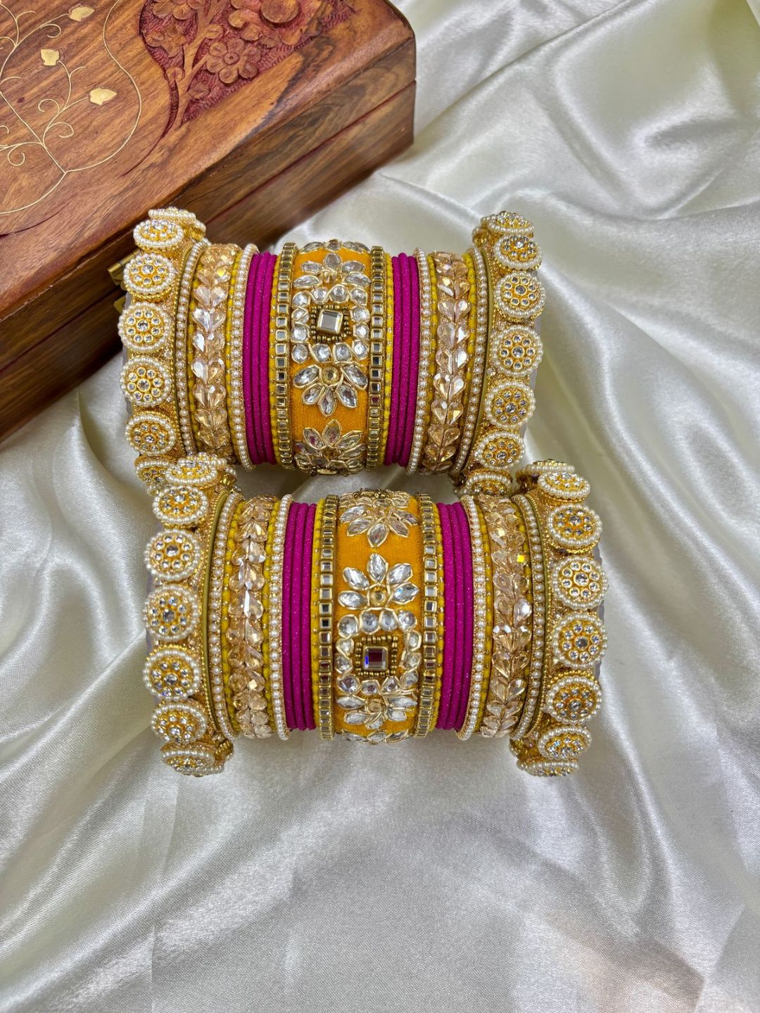 Ishhaara Traditional Leaf Shaped Kundan Studded Chooda