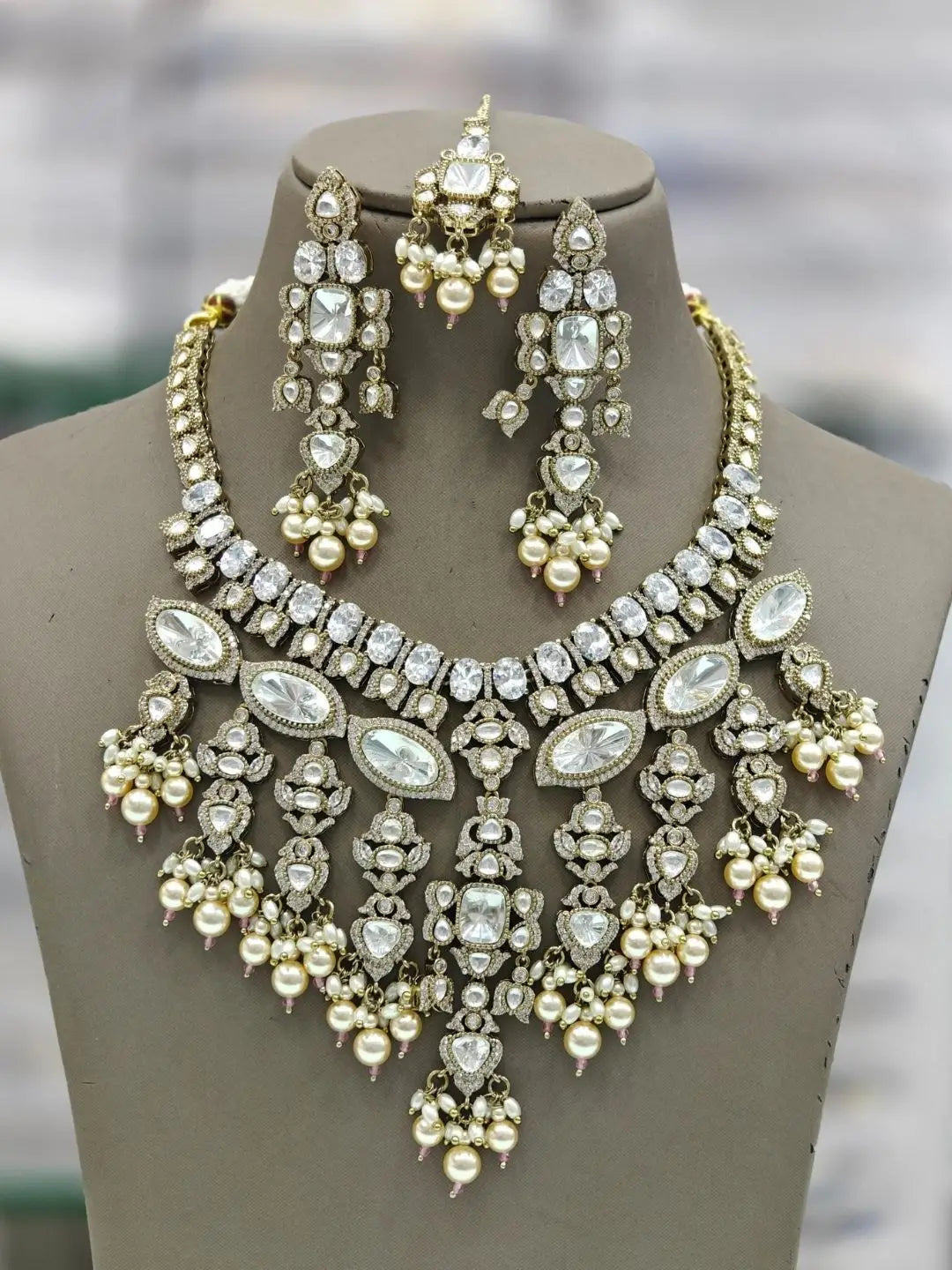 Ishhaara Traditional Rajwadi Polki Choker Necklace