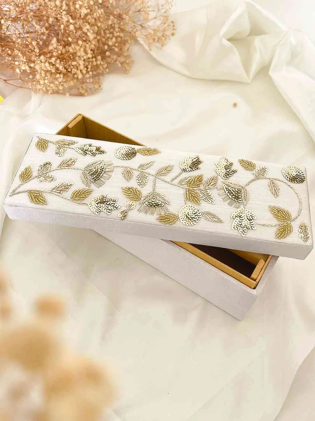 Buy Trendy Beautiful Hand Worked Bangle Box Online Ishhaara