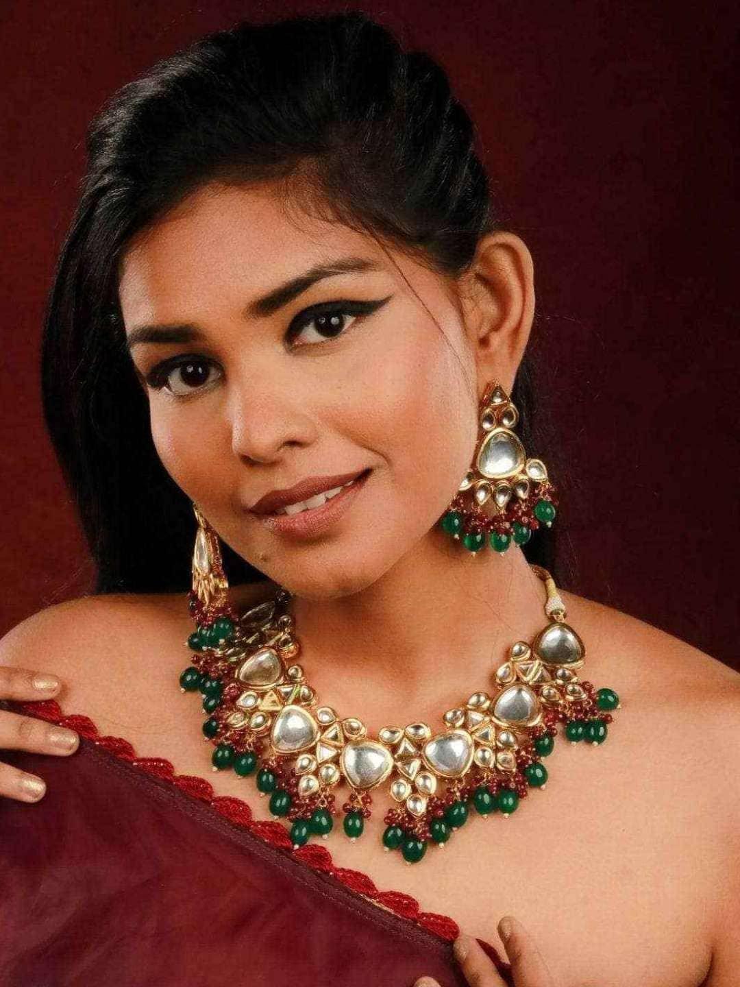 Ishhaara Triangular Kundan Pastel Set
