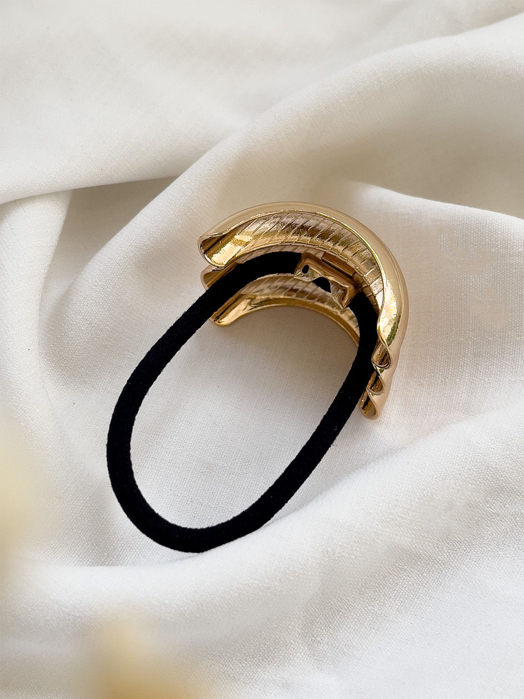 Ishhaara Triple Curve Hair Tie