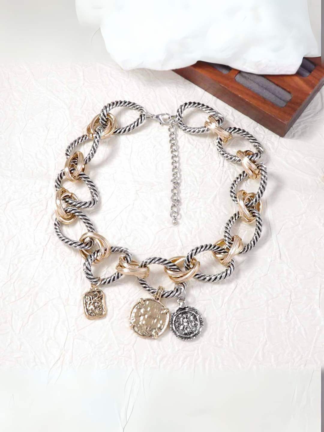 Ishhaara Two Tone Link Necklace
