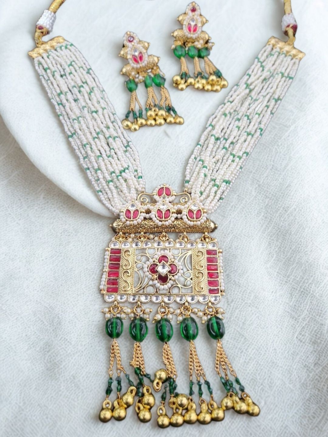 Ishhaara Uncut Polki Jadau Pacchi Kundan Sabyasachi Pearl Necklace