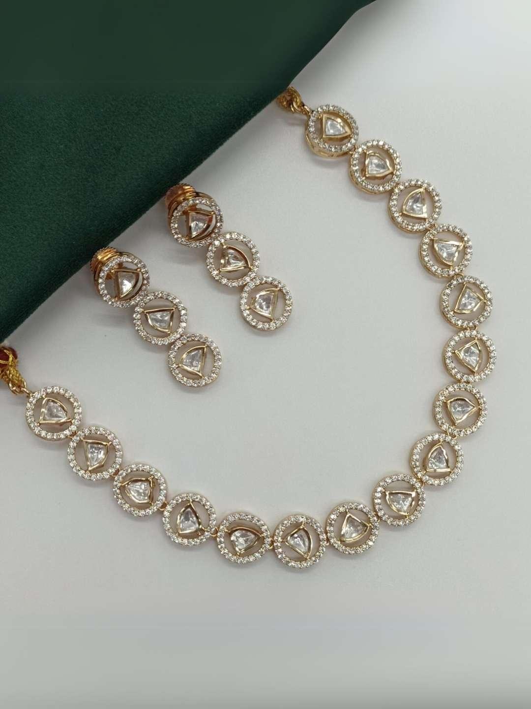 Ishhaara Uncut Polki Oval Shaped Necklace Set