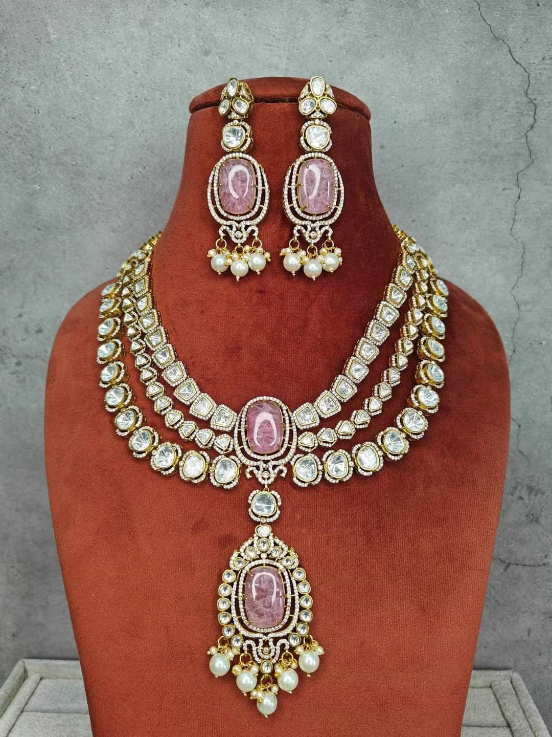 Ishhaara Victorian Vintage Necklace Earrings Set