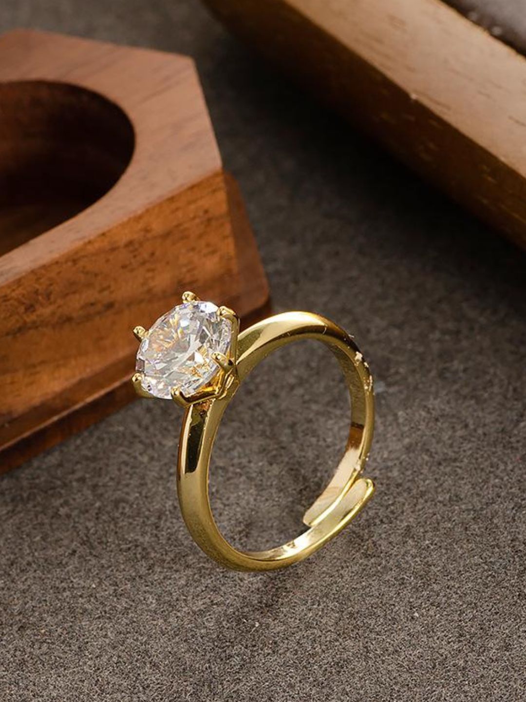 Ishhaara Vintage Moissanite Engagement Ring