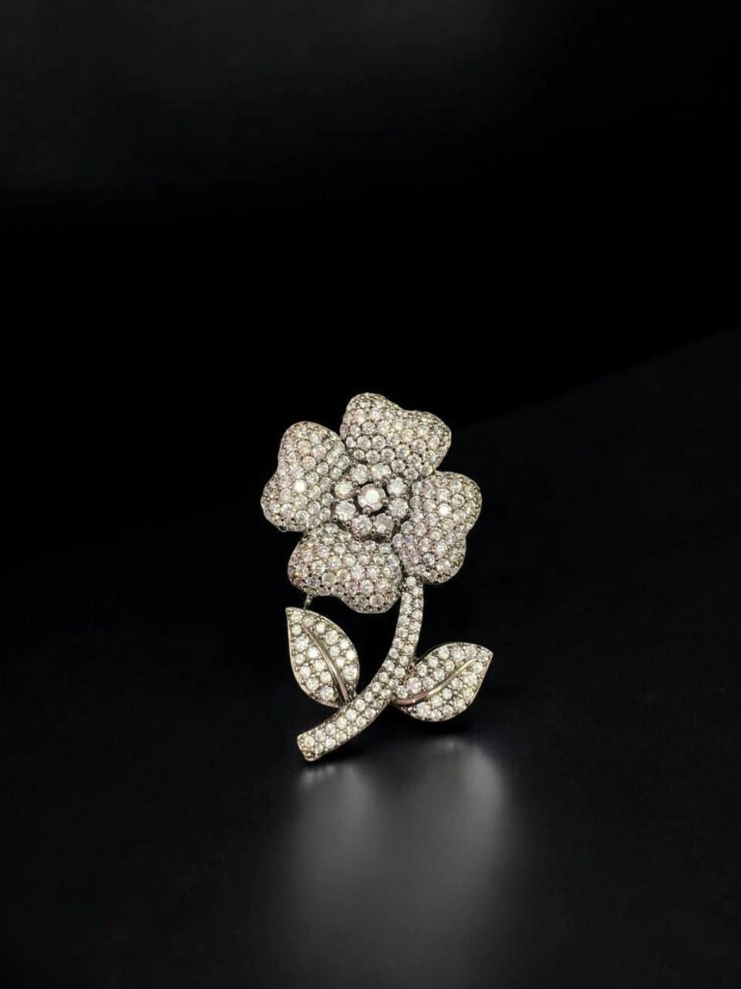 Ishhaara White Diamond Flower Brooch