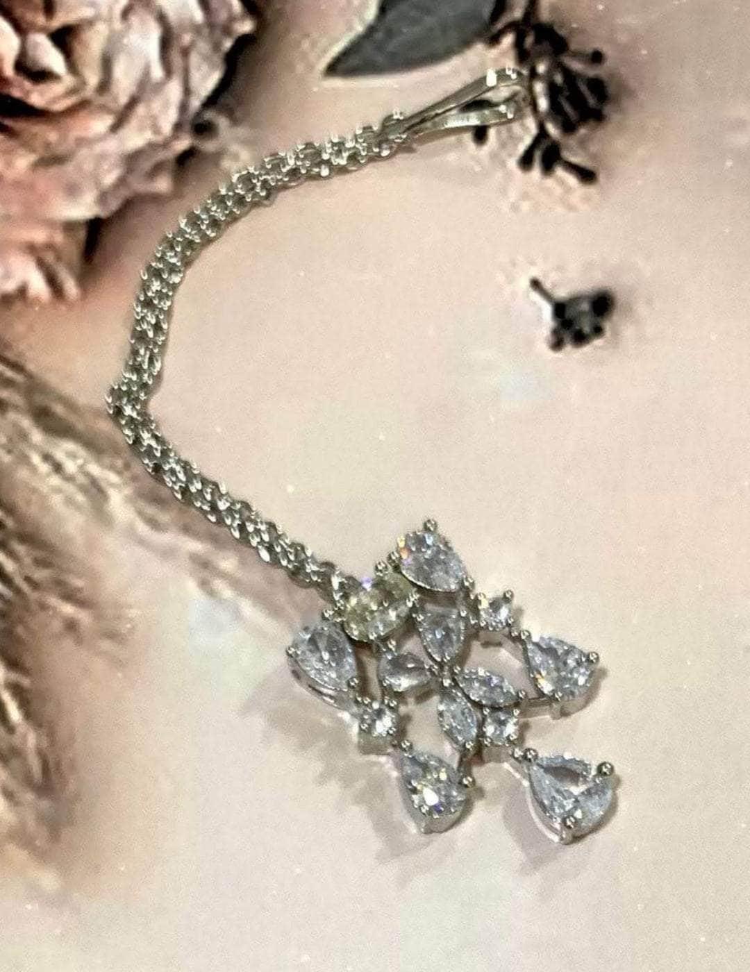 Ishhaara Diamond Studded Maangtikka