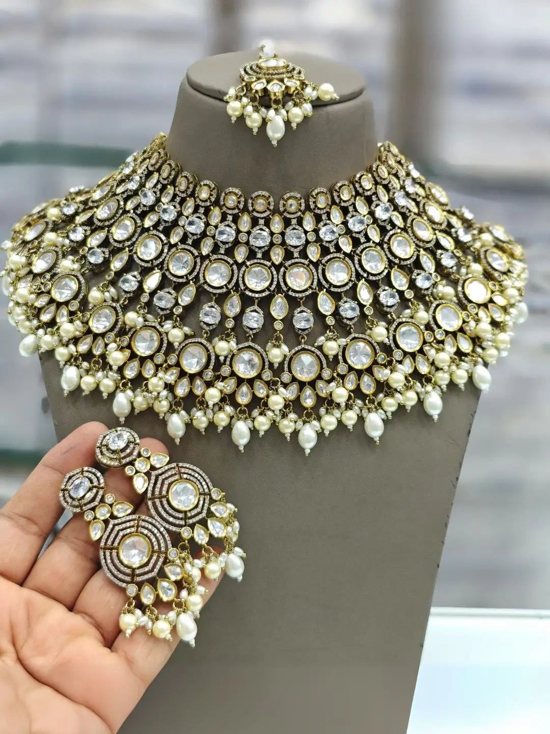 Ishhaara White Gold Plated Polki Kundan Stone And Beads Choker Necklace Set