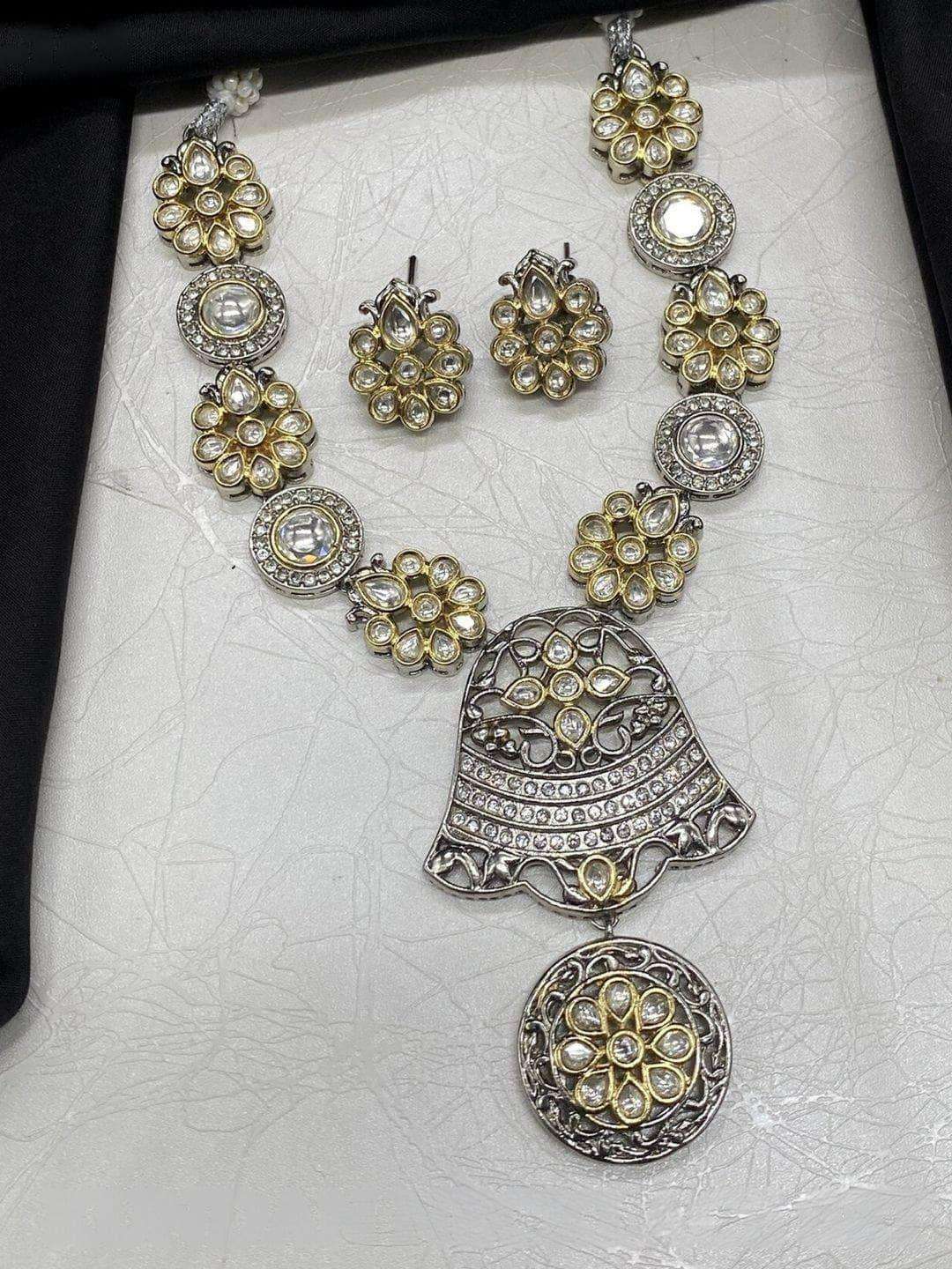 Ishhaara Stunning Dual Tone Pachi Kundan Choker