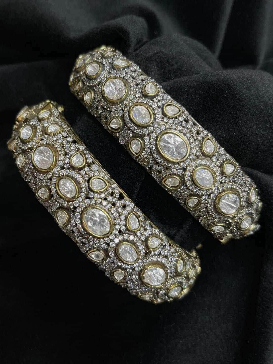 Ishhaara Victorian Pastel Oval Stone Bangle