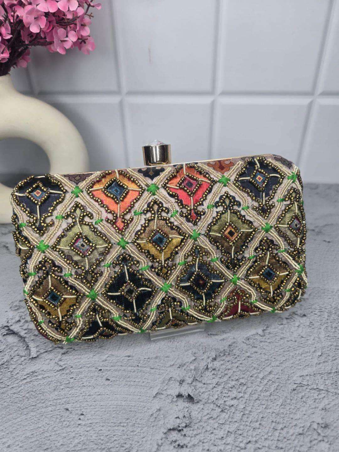 Ishhaara Womens Printed And Embroidery Clutch Box Bags