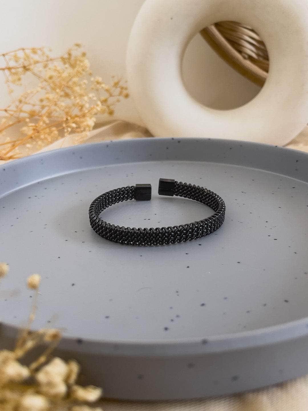 Ishhaara Zigzag Textured Kada