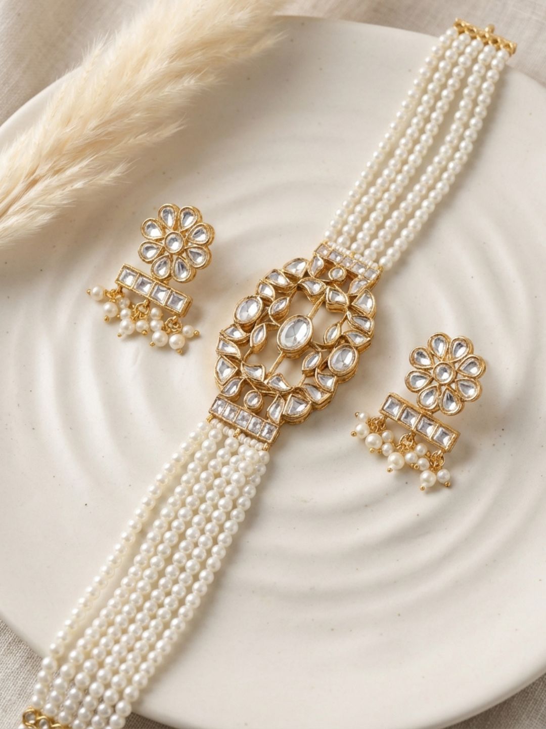 Classy Red Pendant Kundan Choker Set