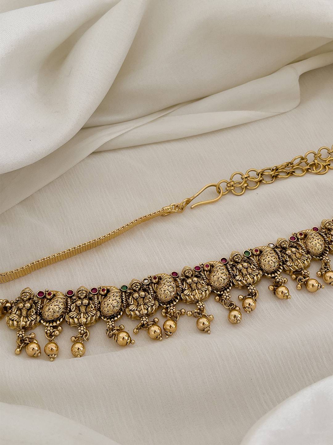 Radiant Floral Design Kemp Stones Antique Hip Chain