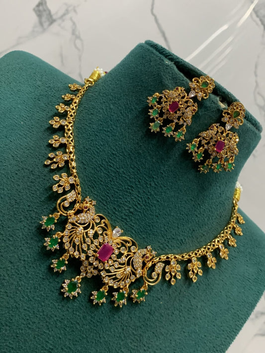 Trendy Peacock Motif Necklace
