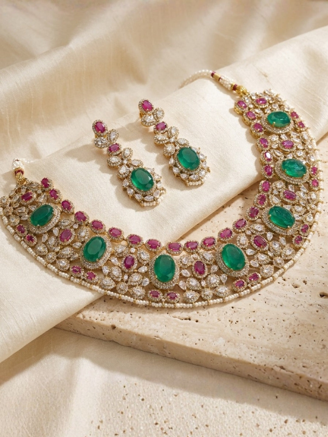 Ishhaara Luxurious Handcrafted Necklace Set