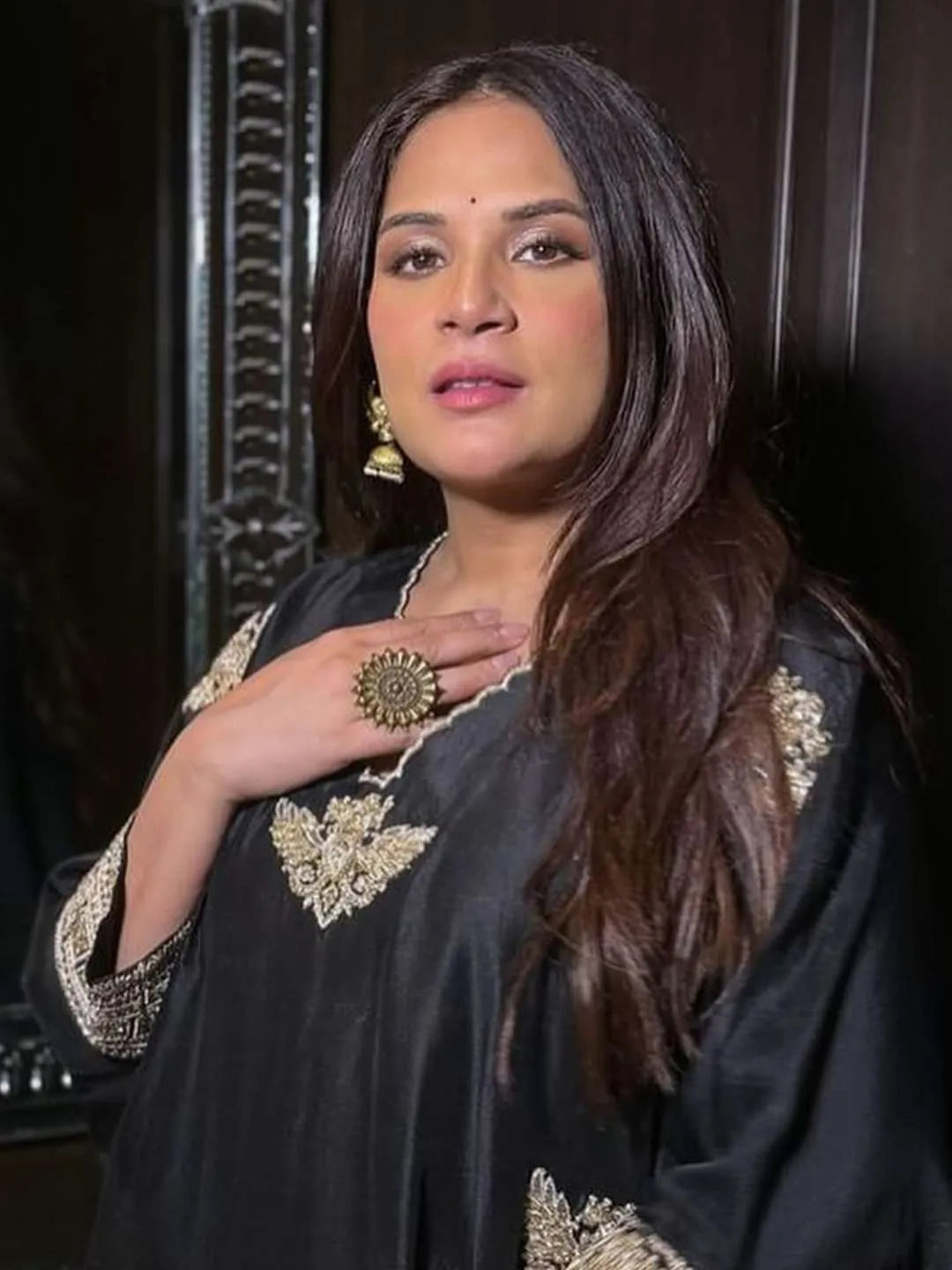 Richa Chadha In Oxidised Golden Chrysathrus Ring