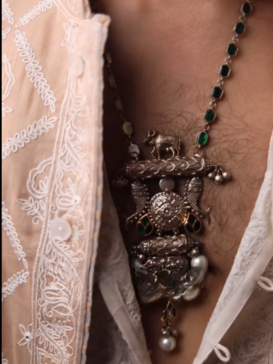 ishhaara-ankush-bahuguna-in-oxidised-necklace-with-green-beads-58183706298890