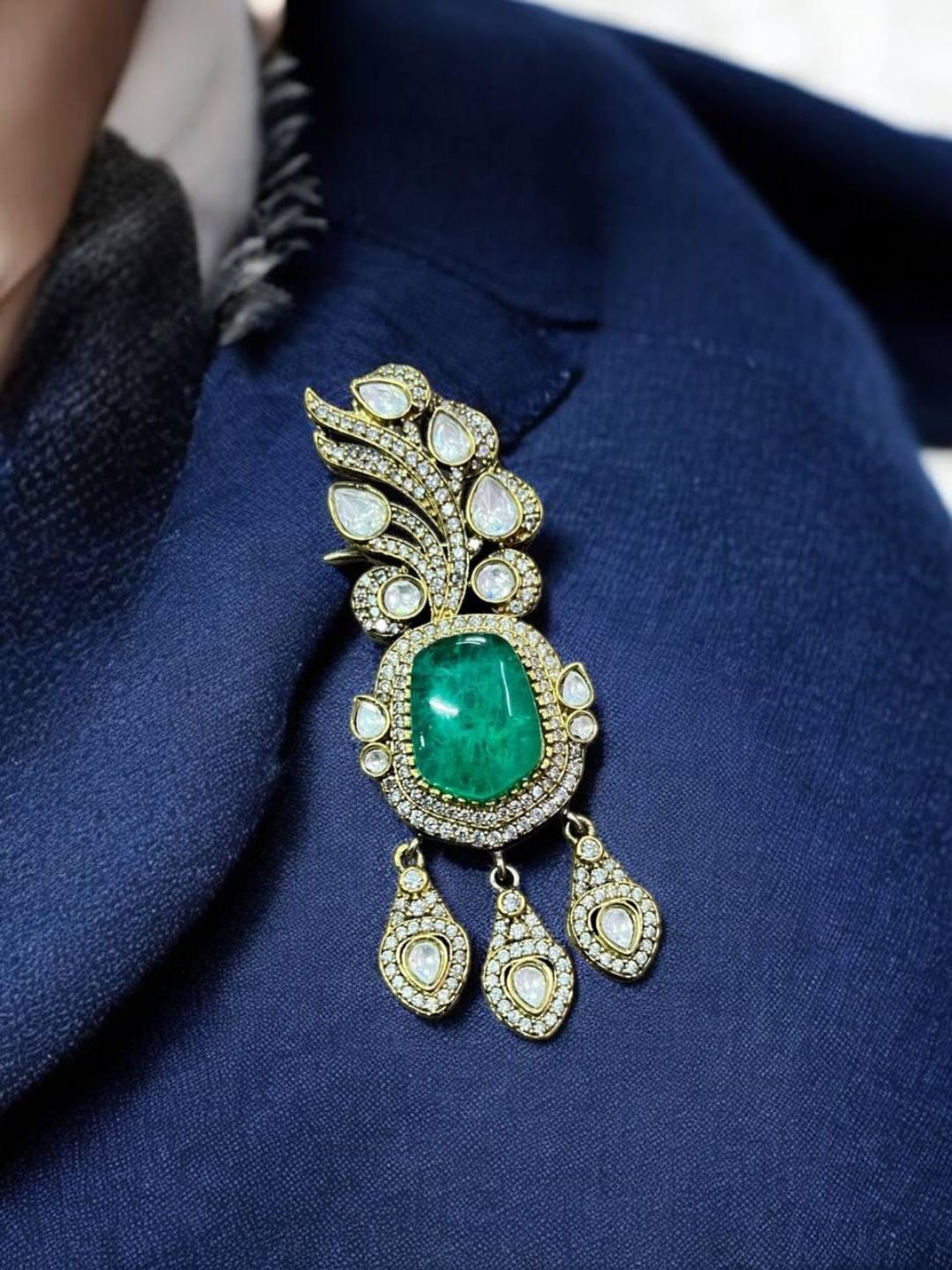 Ishhaara Trendy Coral Stone Studded Brooch