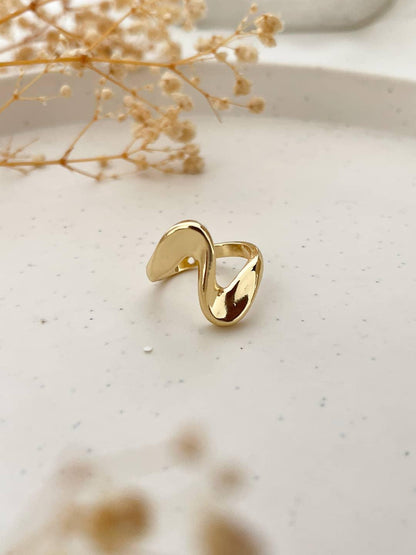 Ishhaara  Gothic Wave Knuckle Ring 