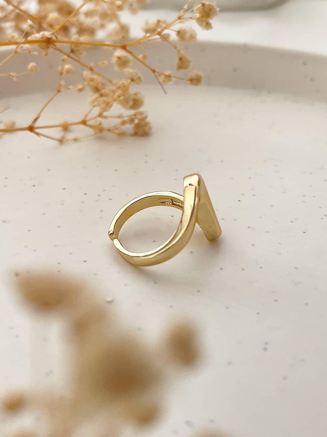 Ishhaara  Gothic Wave Knuckle Ring 