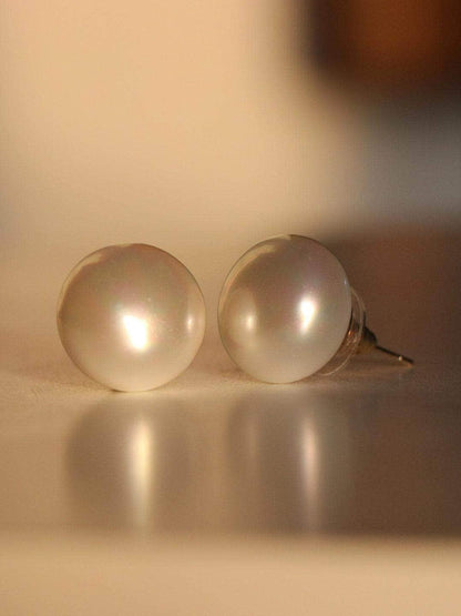 Ishhaara Nimrat Kaur In Pearl Statement Studs Super White