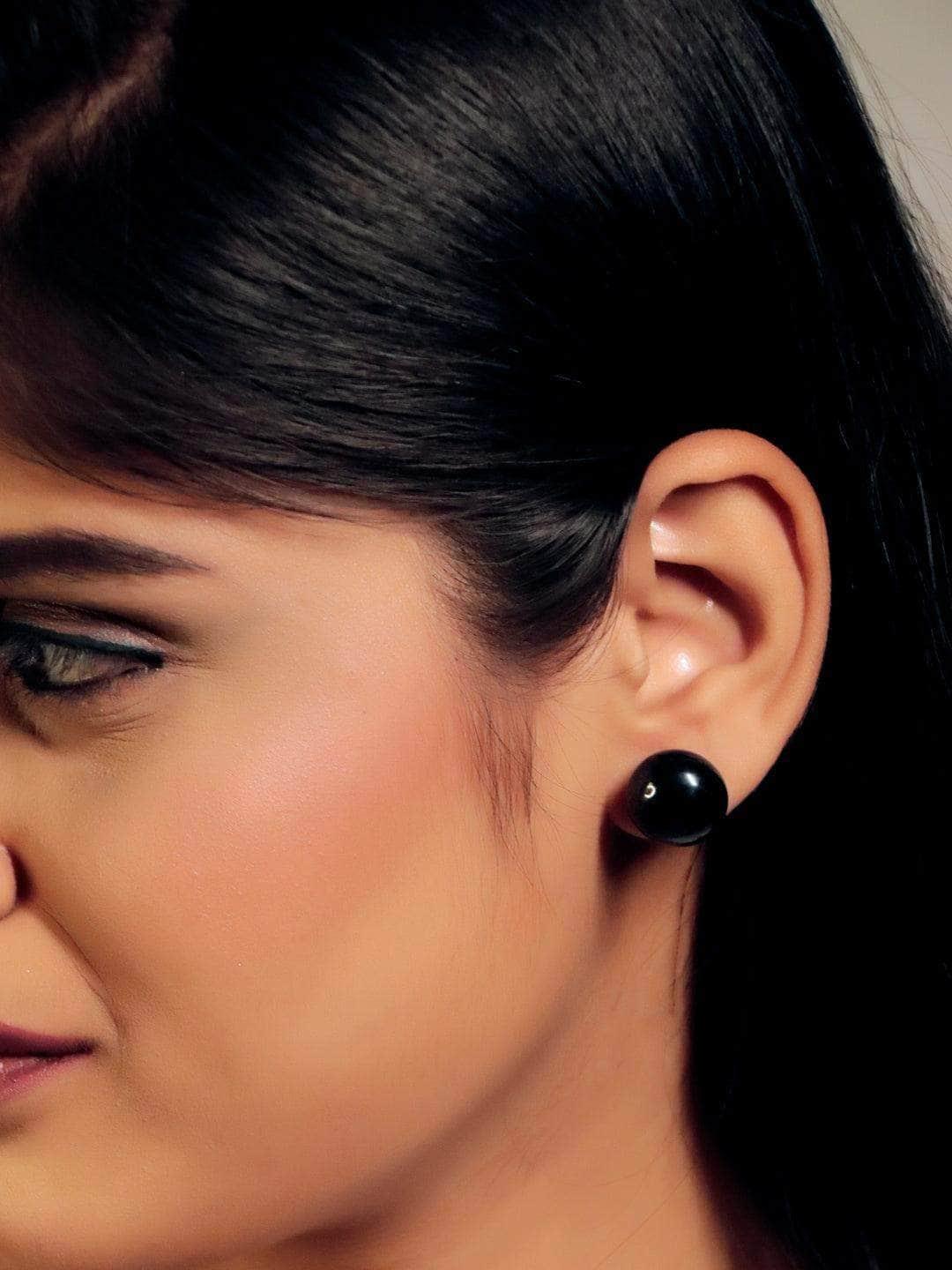 Ishhaara Pearl Statement Studs Charcoal