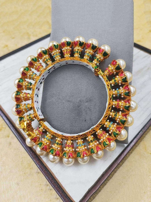 Ishhaara Mandodri Gold Plated Pearl Kada