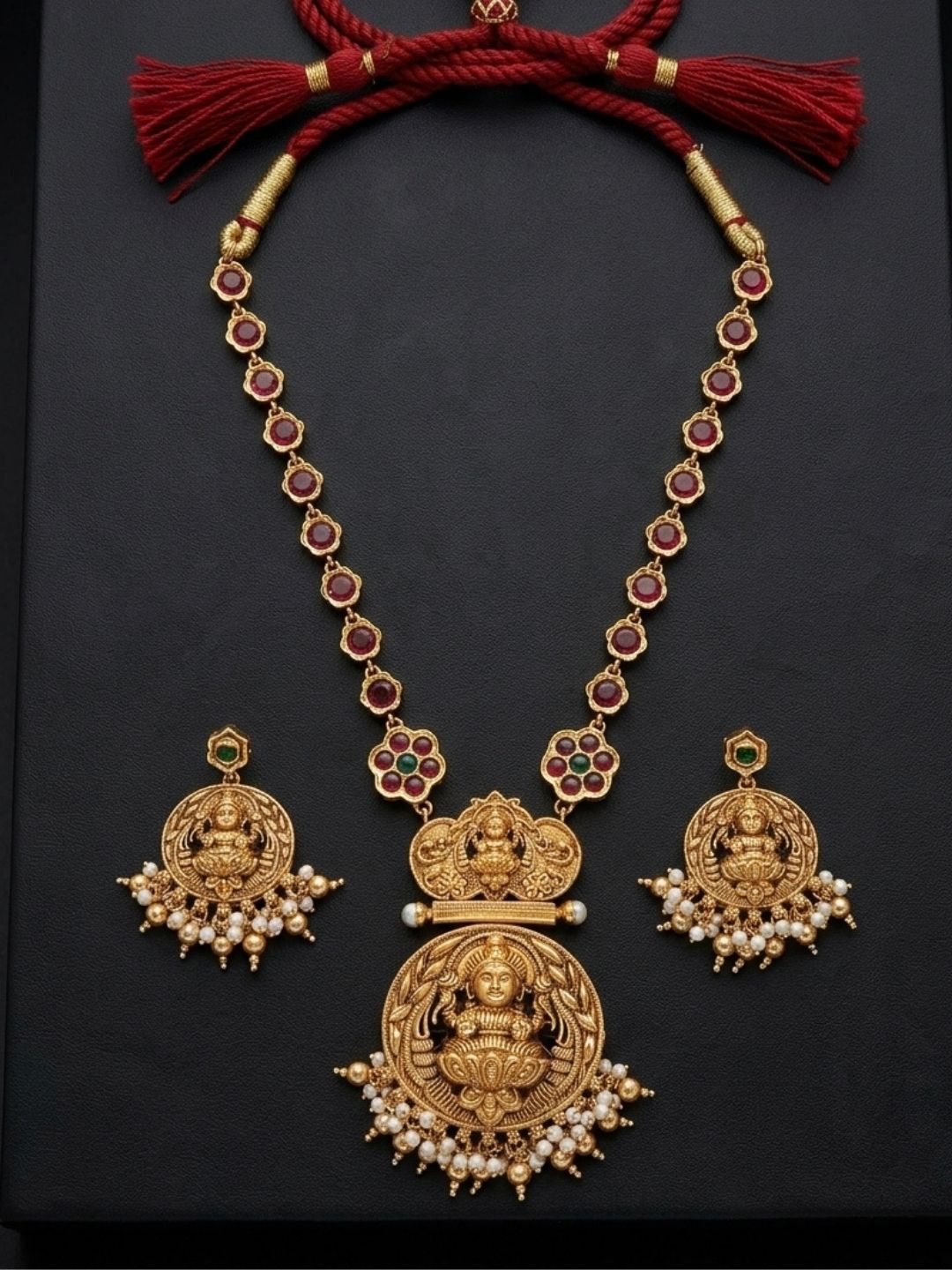 Ishhaara 2 In 1 Lakshmi Flower Kal Necklace