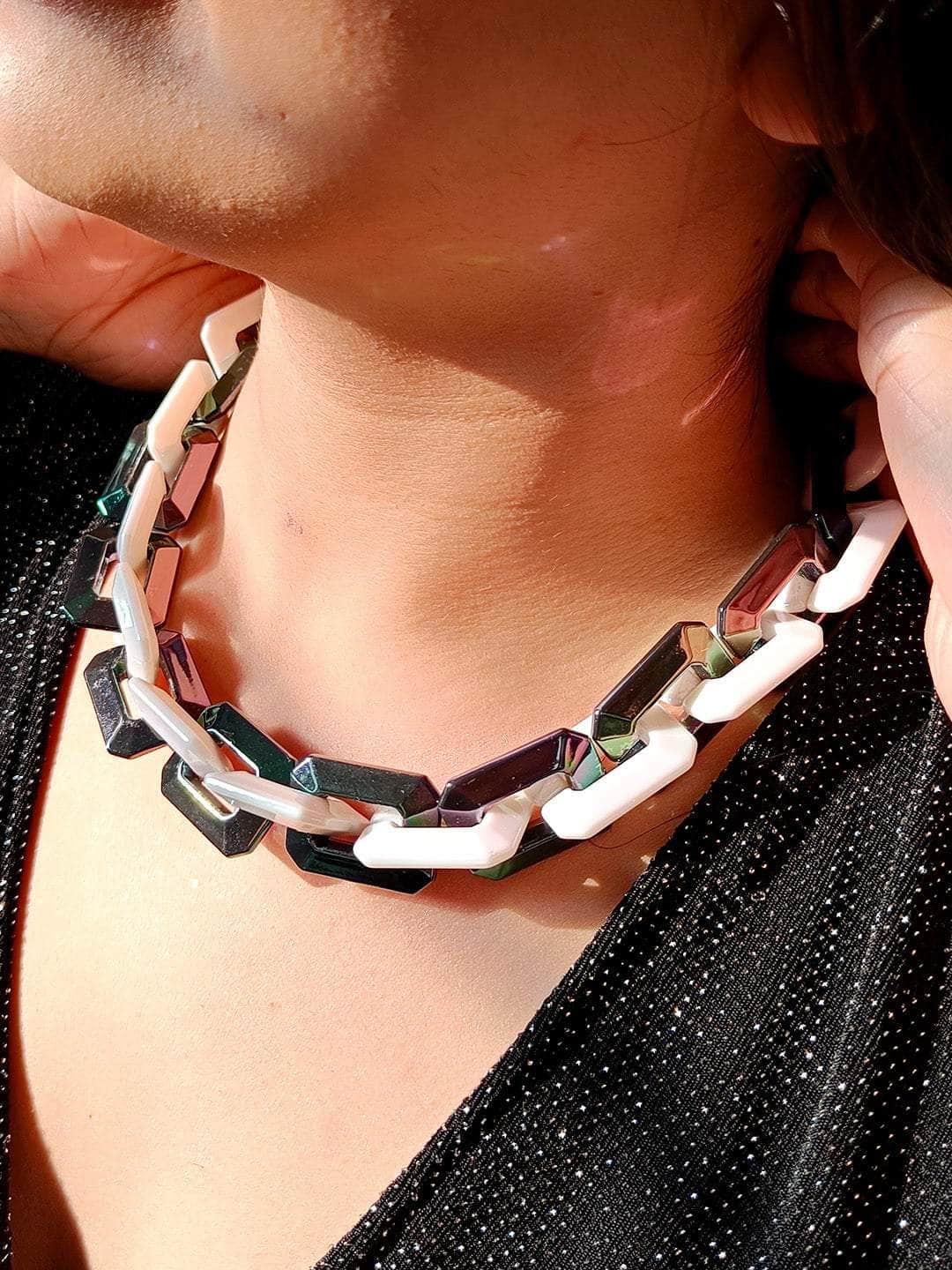 Ishhaara Acrylic Link Necklace