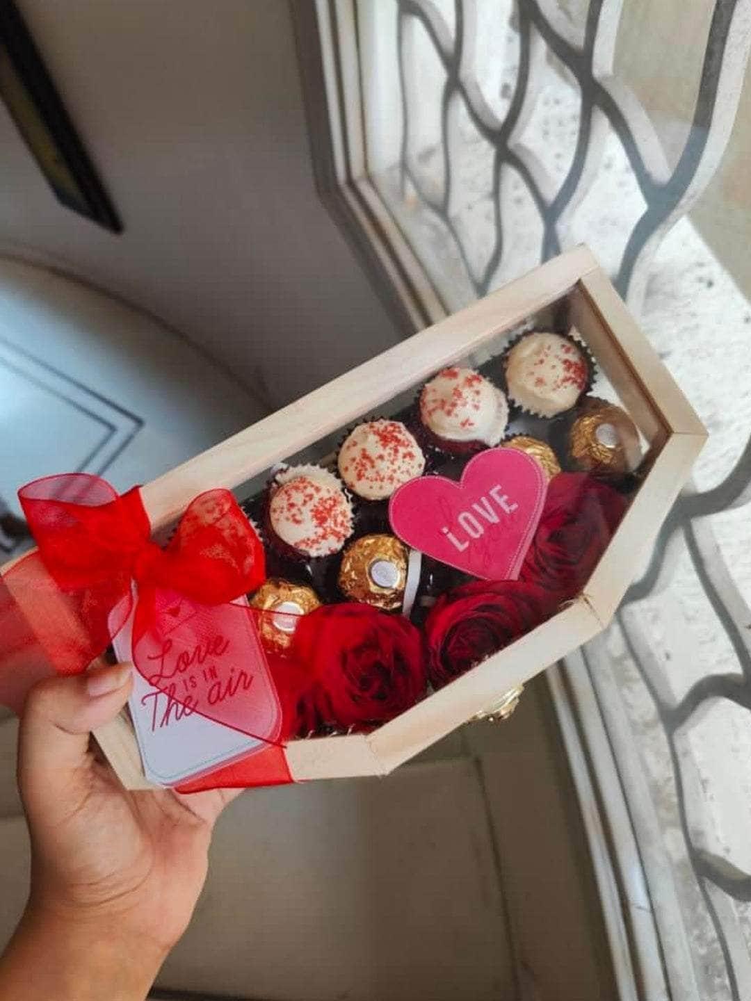 Ishhaara Acrylic Wooden Box Hamper