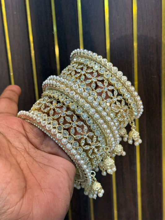 Ishhaara Ad And Jhumka Studded Short Chooda