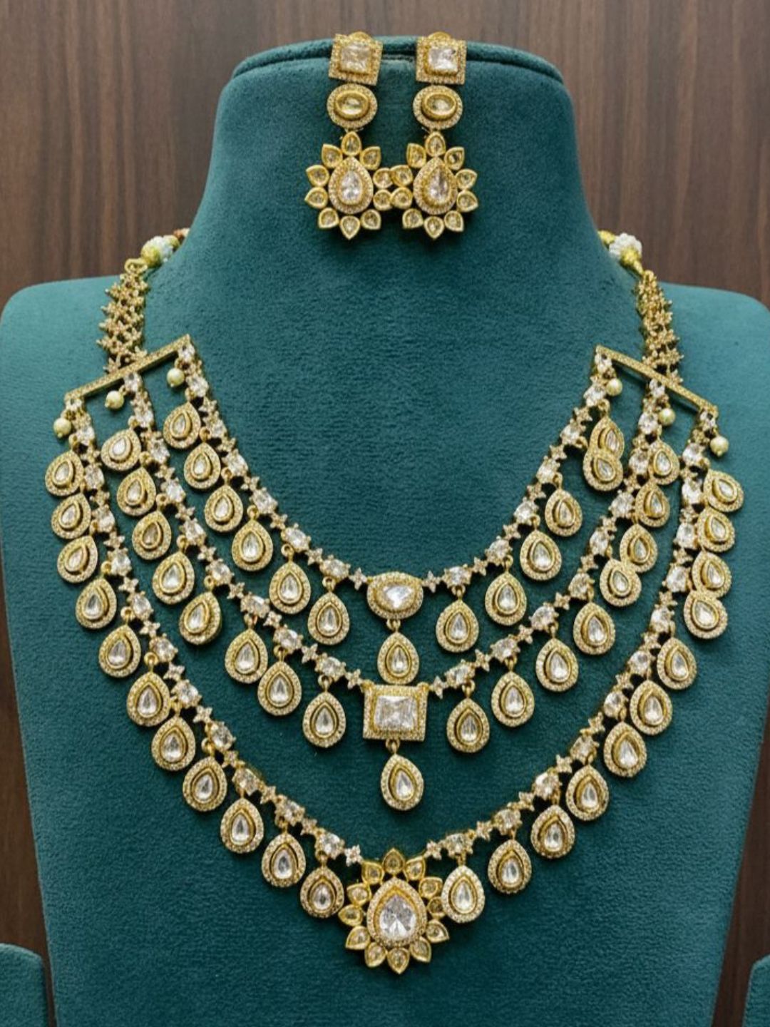 Ishhaara Ad Kundan 3 Layered Necklace