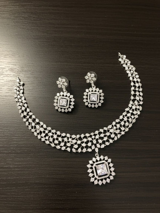 Ishhaara Ad Stone Necklace Set