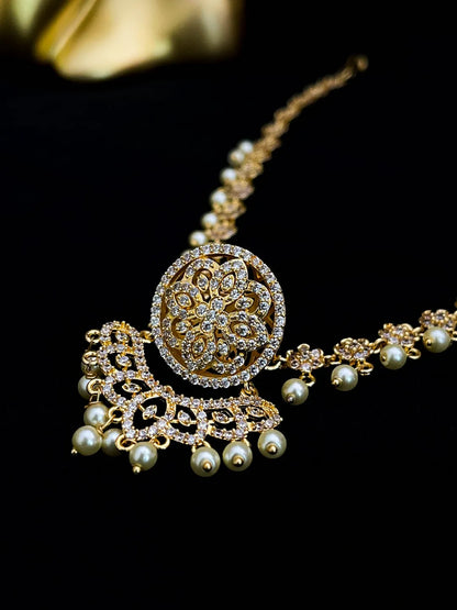 Ishhaara Ad Stone Studded Borla Mathapatti