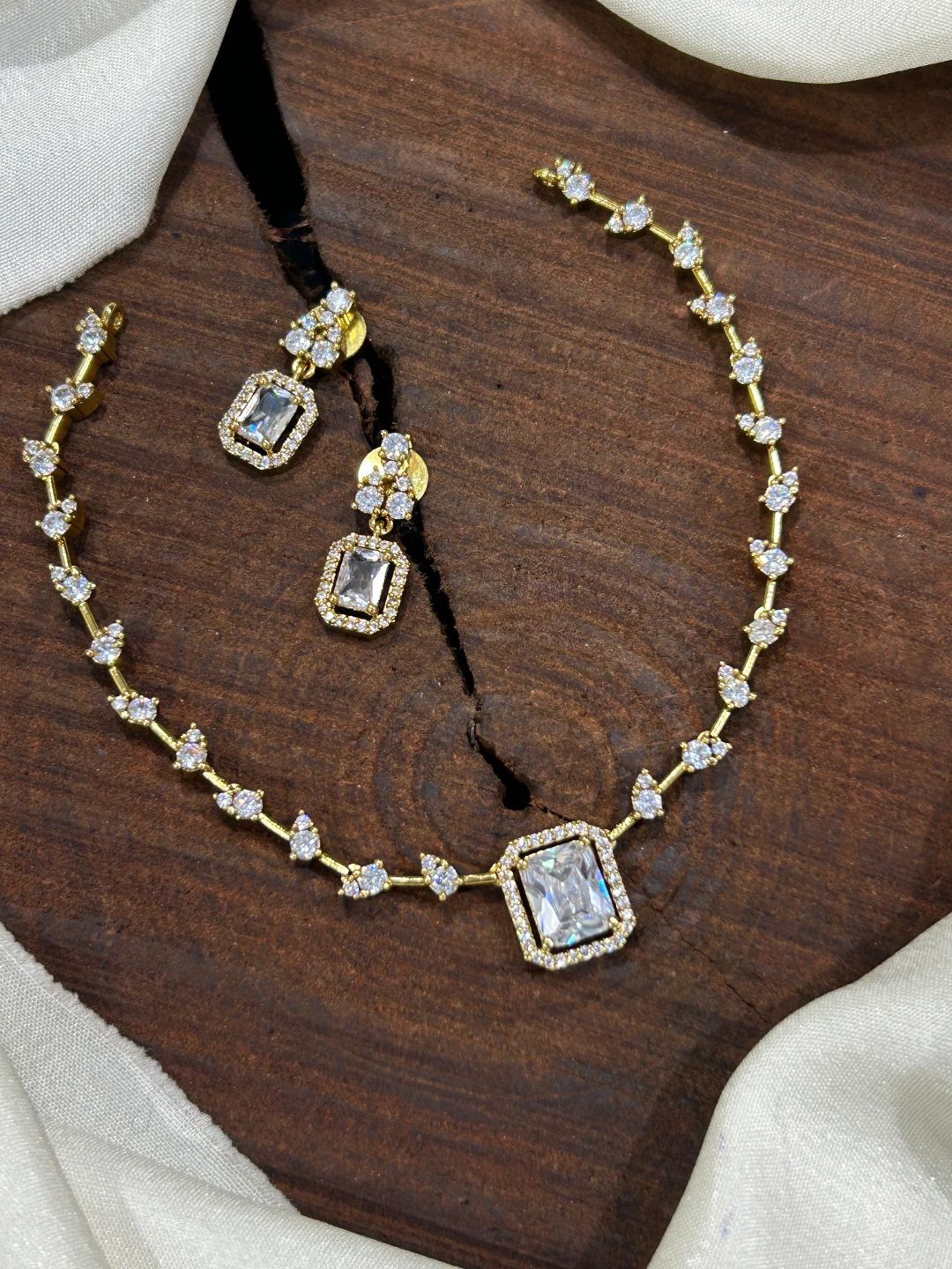 Ishhaara Ad Stones Attigai Necklace Set