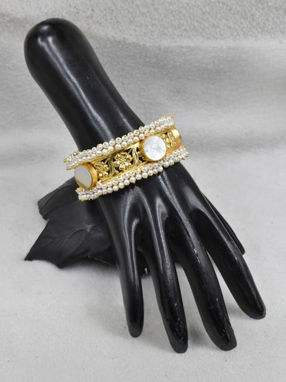 Ishhaara Adjustable Pearl Statememt Handcuff