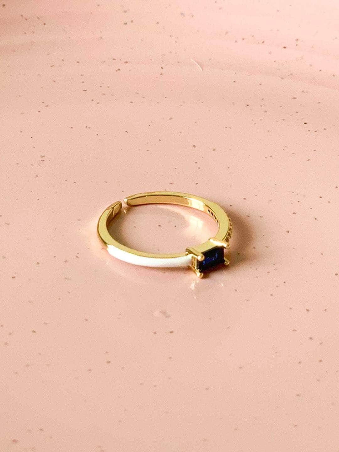 Ishhaara Adjustable Sapphire Baguette ring