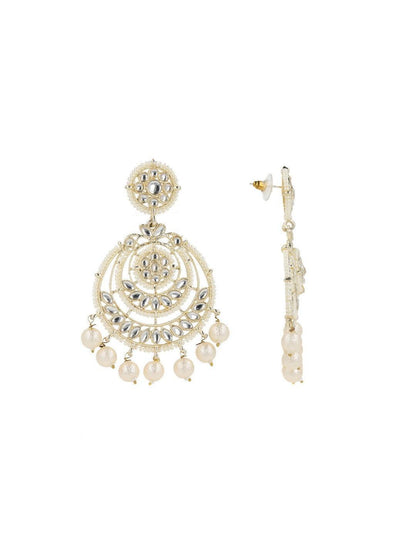 Ishhaara Alisha Seema Khan In Kundan Chandbali Earrings With Pearls