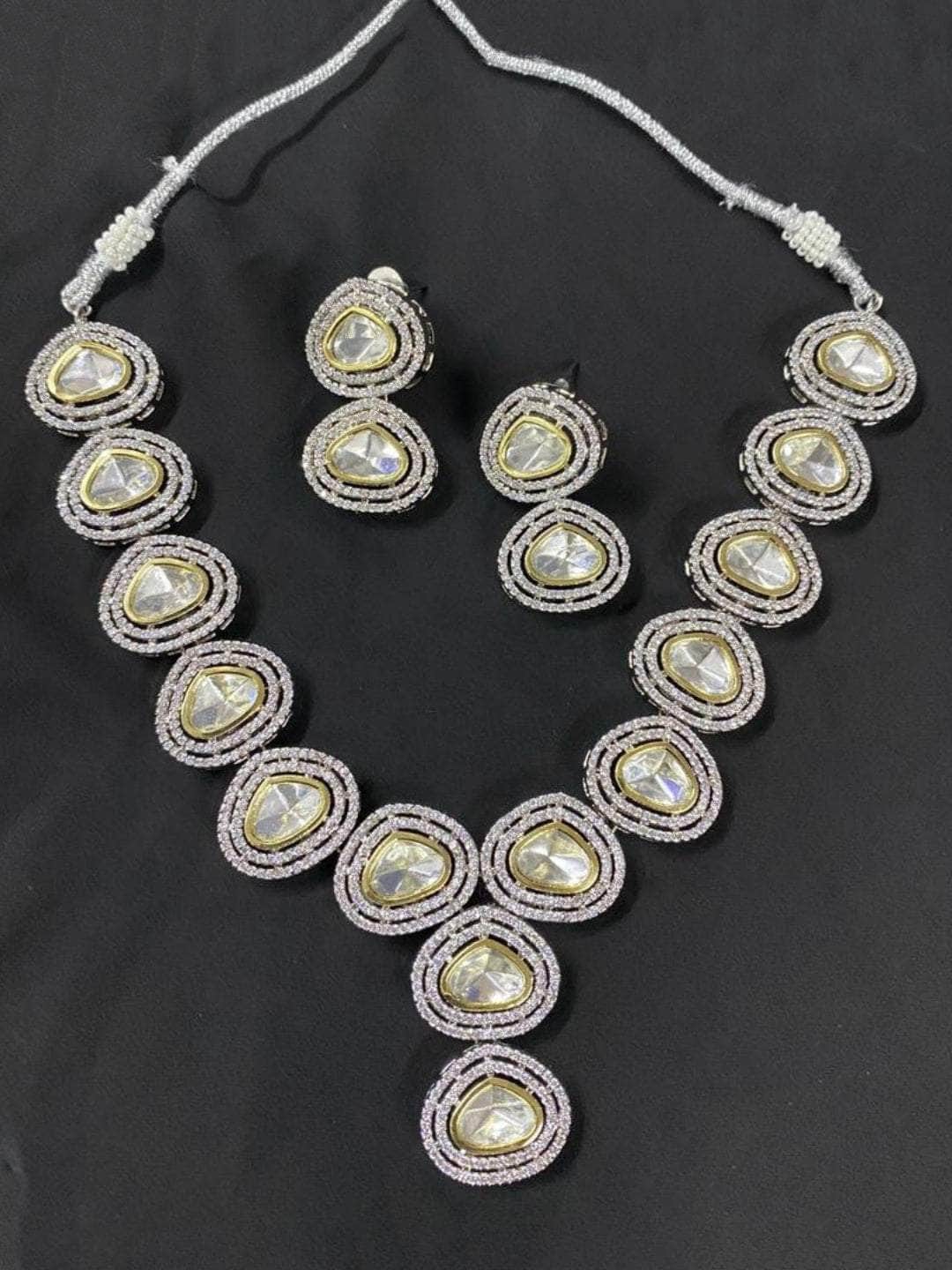 Ishhaara Alluring Kundan Necklace