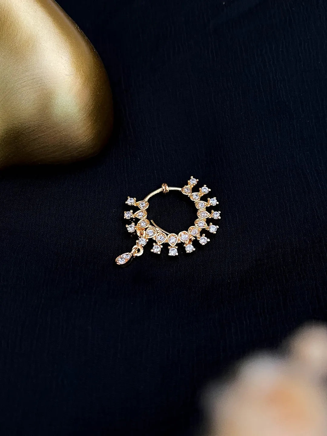 Ishhaara American Diamond Delicate Nose Ring