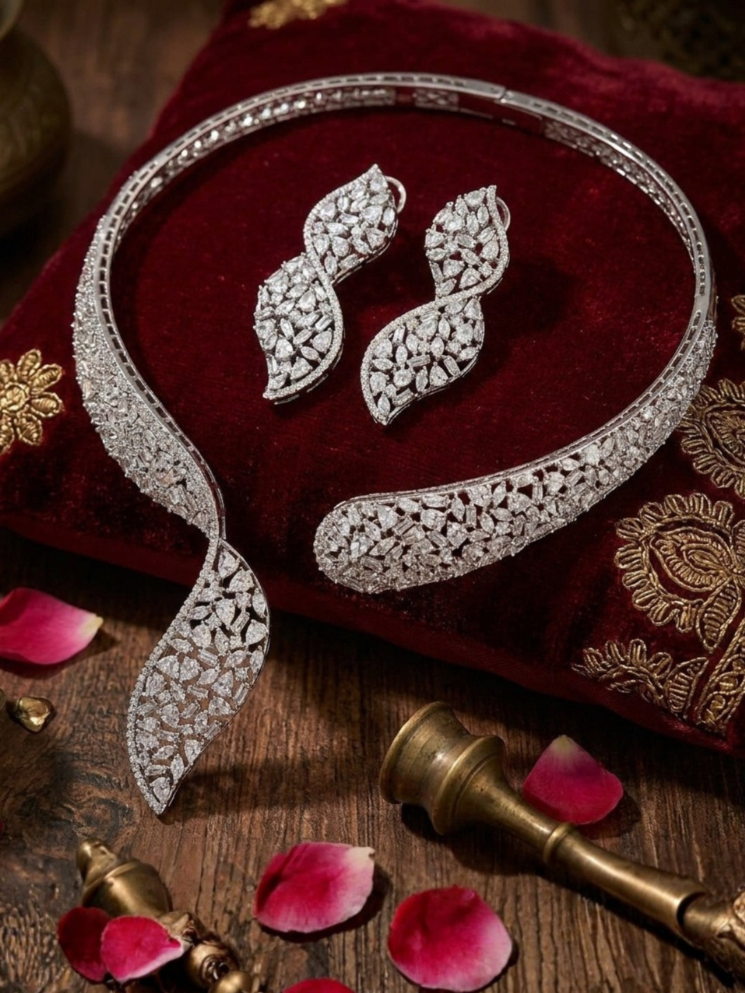 Ishhaara American Diamond Hasli Necklace