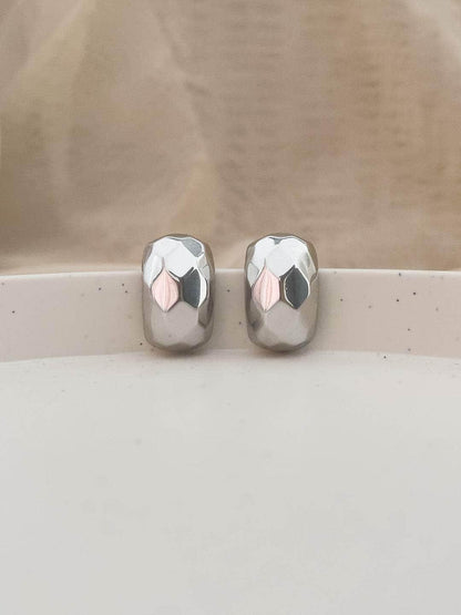 Ishhaara Ananya Pandey In Elegant Half Round Shape Hanging Earrings