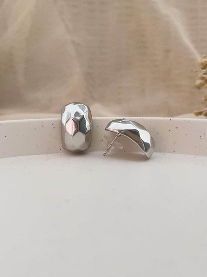 Ishhaara Ananya Pandey In Elegant Half Round Shape Hanging Earrings