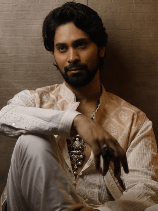 Ishhaara Ankush Bahuguna In Oxidised Necklace With Green Beads