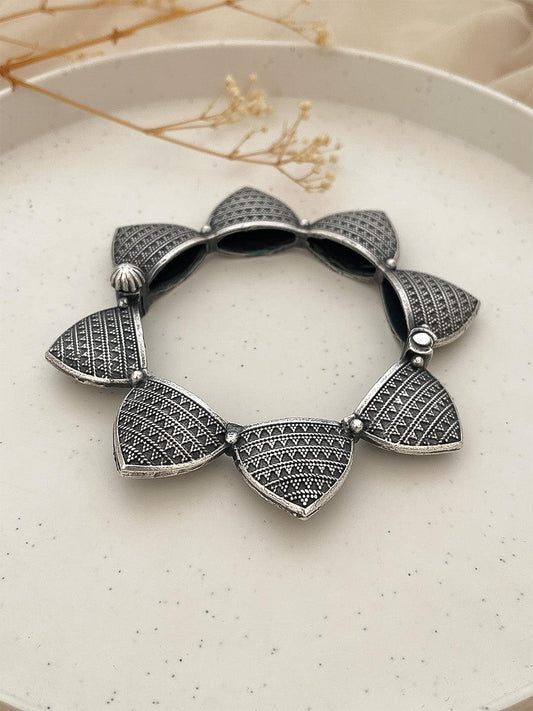 Ishhaara Antique Brass Bangle Bracelet