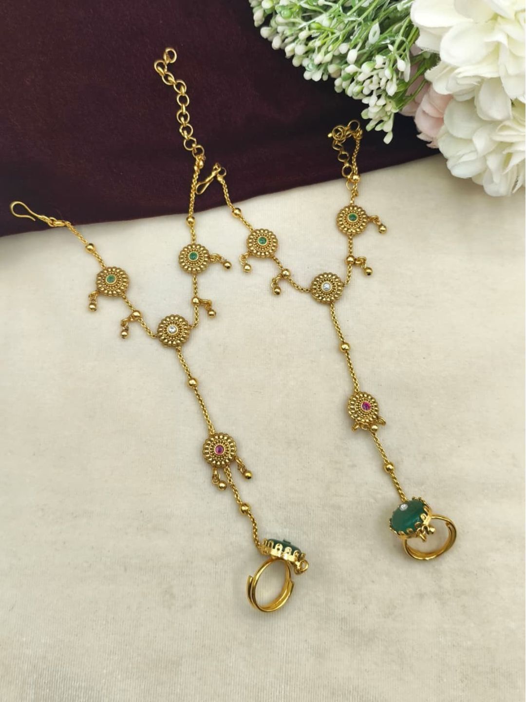 Ishhaara Antique Chakra Haathphool