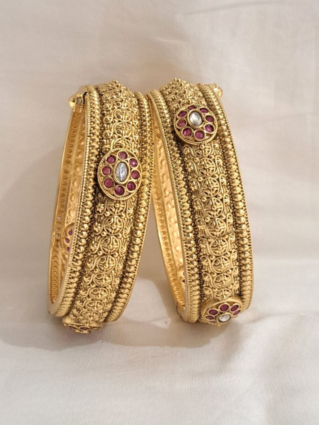Ishhaara Antique Classic Bangles